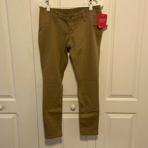 NWT! Isabel Maternity Khakis - 6